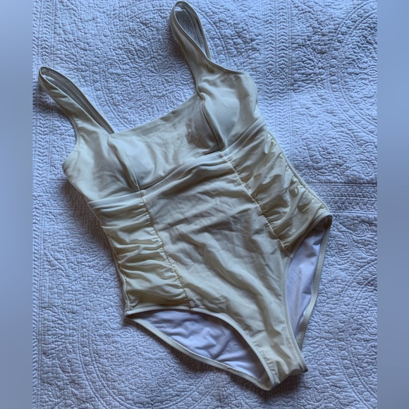 Square-Neck One-Piece Old Navy Swimsuit with Full Coverage - Picture 13 of 14